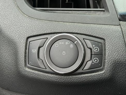 Used 2012 Ford Edge SE image 16