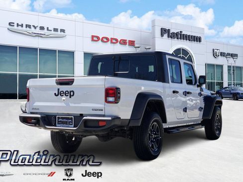 Used 2020 Jeep Gladiator Sport AWD/4WD image 5