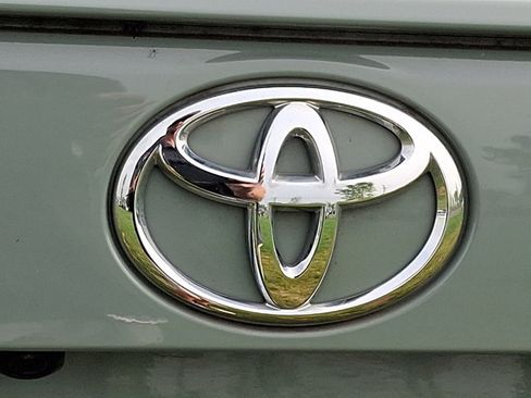 Used 2020 Toyota RAV4 XLE Premium AWD/4WD image 9