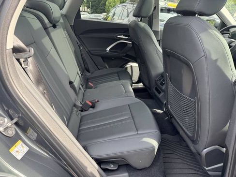 Used 2025 Audi Q5 Premium w/ Convenience Package AWD/4WD image 32