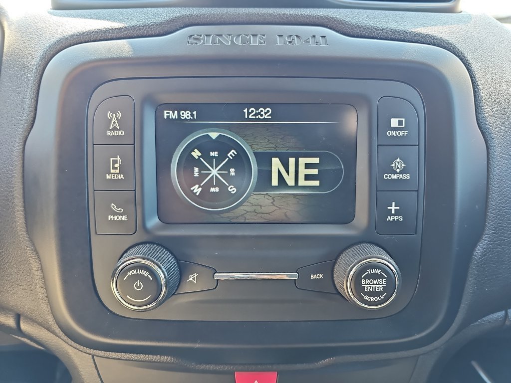 Used 2016 Jeep Renegade Latitude AWD/4WD image 22