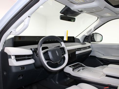 New 2026 Lincoln Navigator Reserve AWD/4WD image 25