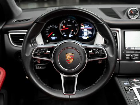 Used 2016 Porsche Macan Turbo AWD/4WD image 42