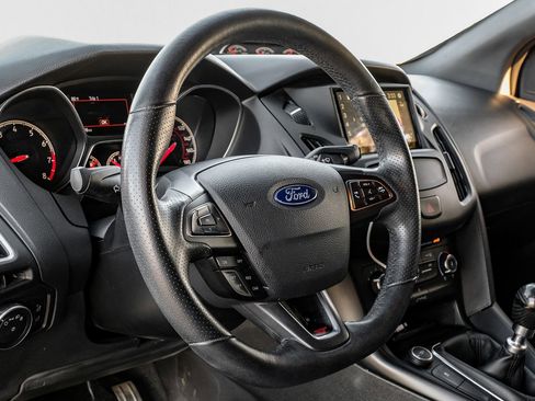 Used 2018 Ford Focus ST image 15