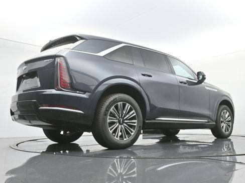 New 2026 Cadillac Escalade IQ Luxury 1 w/ LPO, Floor Liner Package image 19