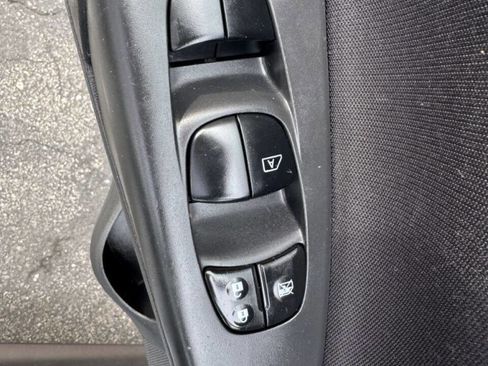 Used 2018 Nissan Sentra SR w/ SR Midnight Edition Package image 8