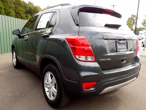 Used 2018 Chevrolet Trax LT w/ LT Convenience Package image 4