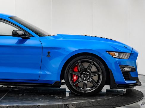 Used 2022 Ford Mustang Shelby GT500 w/ Carbon Fiber Track Pack RWD image 27