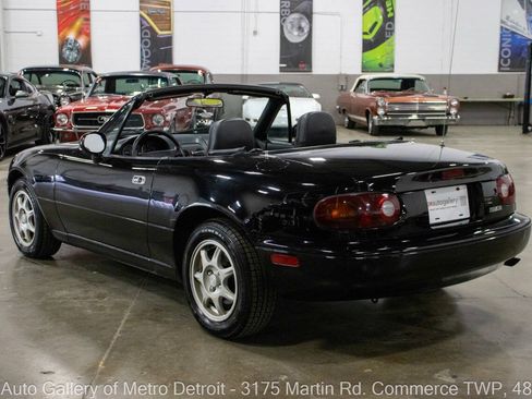 Used 1994 MAZDA MX-5 Miata RWD image 5