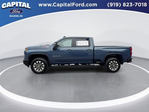 Used 2025 Chevrolet Silverado 2500 Custom w/ Custom Value Package image 5