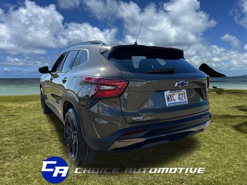 Used 2024 Chevrolet Trax ACTIV w/ Sunroof Package image 5