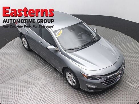 Used 2023 Chevrolet Malibu LT FWD image 3