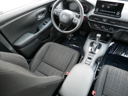 Certified 2025 Honda HR-V LX image 9