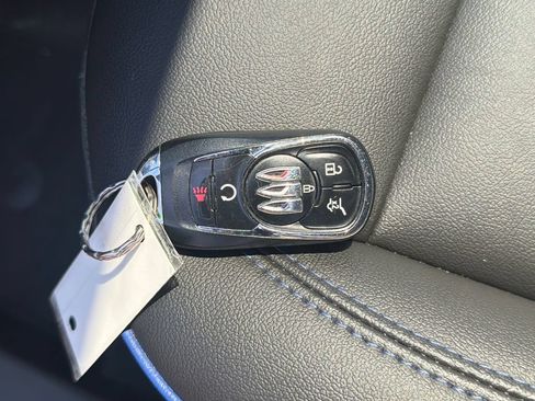 Used 2024 Buick Envista Sport Touring w/ Convenience I Package FWD image 28
