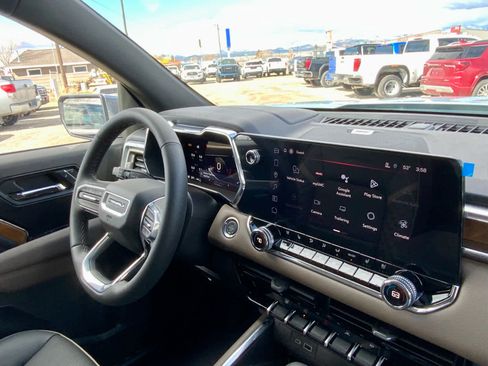 New 2026 GMC Canyon Denali image 43