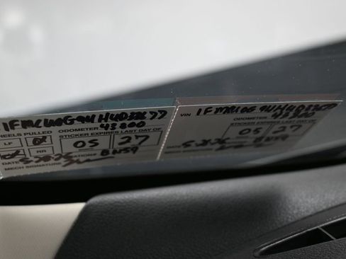 Used 2017 Ford Escape SE w/ Equipment Group 201A FWD image 12