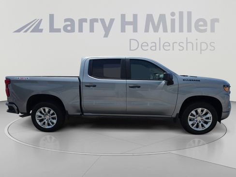 Certified 2025 Chevrolet Silverado 1500 Custom w/ LPO, Dark Essentials Package AWD/4WD image 14