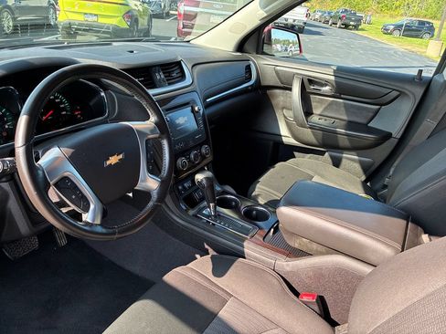 Used 2017 Chevrolet Traverse LT w/ Style and Technology Package AWD/4WD image 11