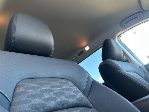 New 2025 Nissan Pathfinder SV w/ Black Appearance Package image 15