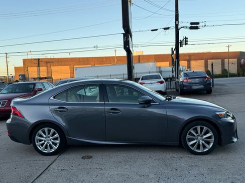 Used 2016 Lexus IS 200t image 11