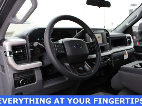 New 2026 Ford F250 4x4 Crew Cab Super Duty image 2