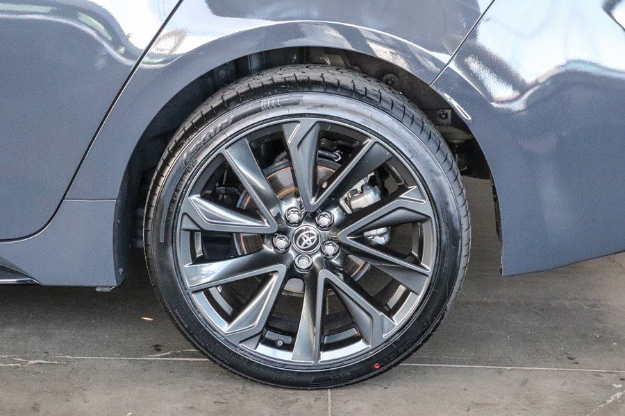 Certified 2025 Toyota Corolla SE w/ SE Premium Package FWD image 12