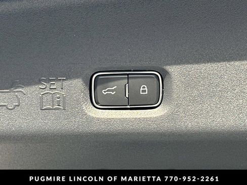 New 2026 Lincoln Navigator Black Label image 38