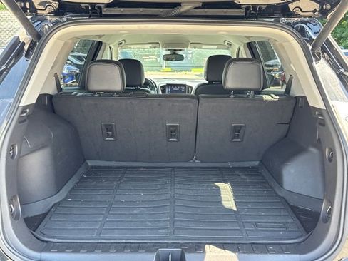 Used 2024 GMC Terrain SLT FWD image 12