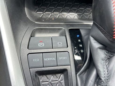 Used 2023 Toyota RAV4 LE FWD image 15