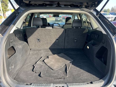Used 2024 Ford Edge SEL image 32