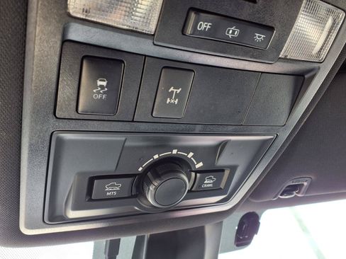 Used 2018 Toyota Tacoma TRD Off-Road AWD/4WD image 11