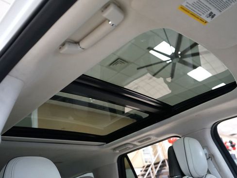 Used 2020 Lincoln Navigator Black Label w/ Cargo Convenience Package image 12