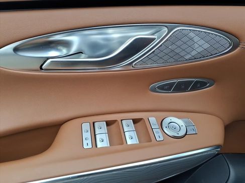 Used 2024 Genesis GV70 2.5T w/ Advanced Package image 14