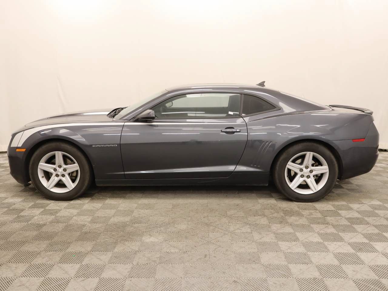 Used 2011 Chevrolet Camaro LS RWD image 2