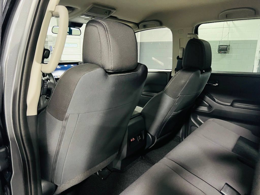 Used 2025 Nissan Frontier SV w/ SV Convenience Package AWD/4WD image 20