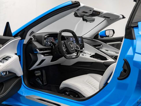 Used 2023 Chevrolet Corvette Z06 w/ Z07 Performance Package RWD image 45