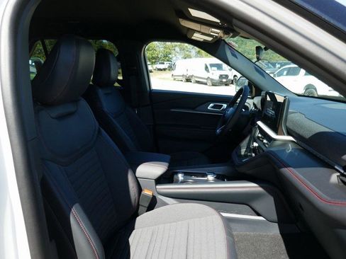 New 2025 Ford Explorer ST-Line w/ ST-Line Street Pack image 10