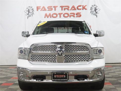 Used 2018 RAM 1500 Laramie w/ Convenience Group AWD/4WD image 2