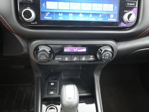 Certified 2024 Nissan Kicks SR FWD image 17