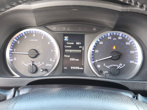 Used 2018 Toyota Highlander Plus FWD image 17