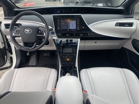 Used 2018 Toyota Mirai image 18