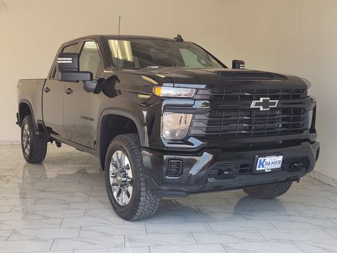 Used 2024 Chevrolet Silverado 2500 Custom w/ Custom Value Package AWD/4WD image 3