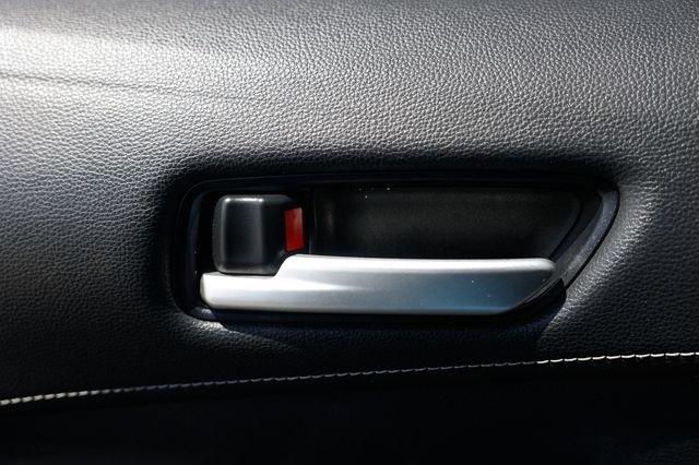 Used 2019 Toyota Corolla SE w/ Carpet Mat Package FWD image 44
