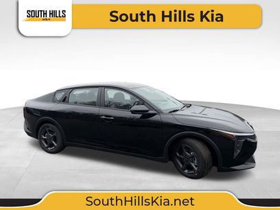 New 2025 Kia K4 LXS