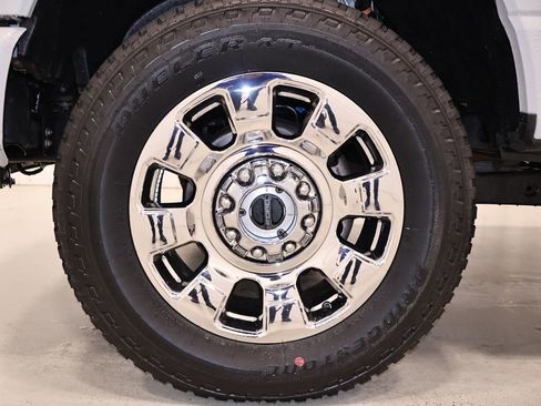 Certified 2025 Ford F250 Platinum w/ Tremor Off-Road Package AWD/4WD image 50
