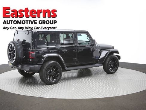 Used 2025 Jeep Wrangler Unlimited Sahara w/ Safety Group AWD/4WD image 43