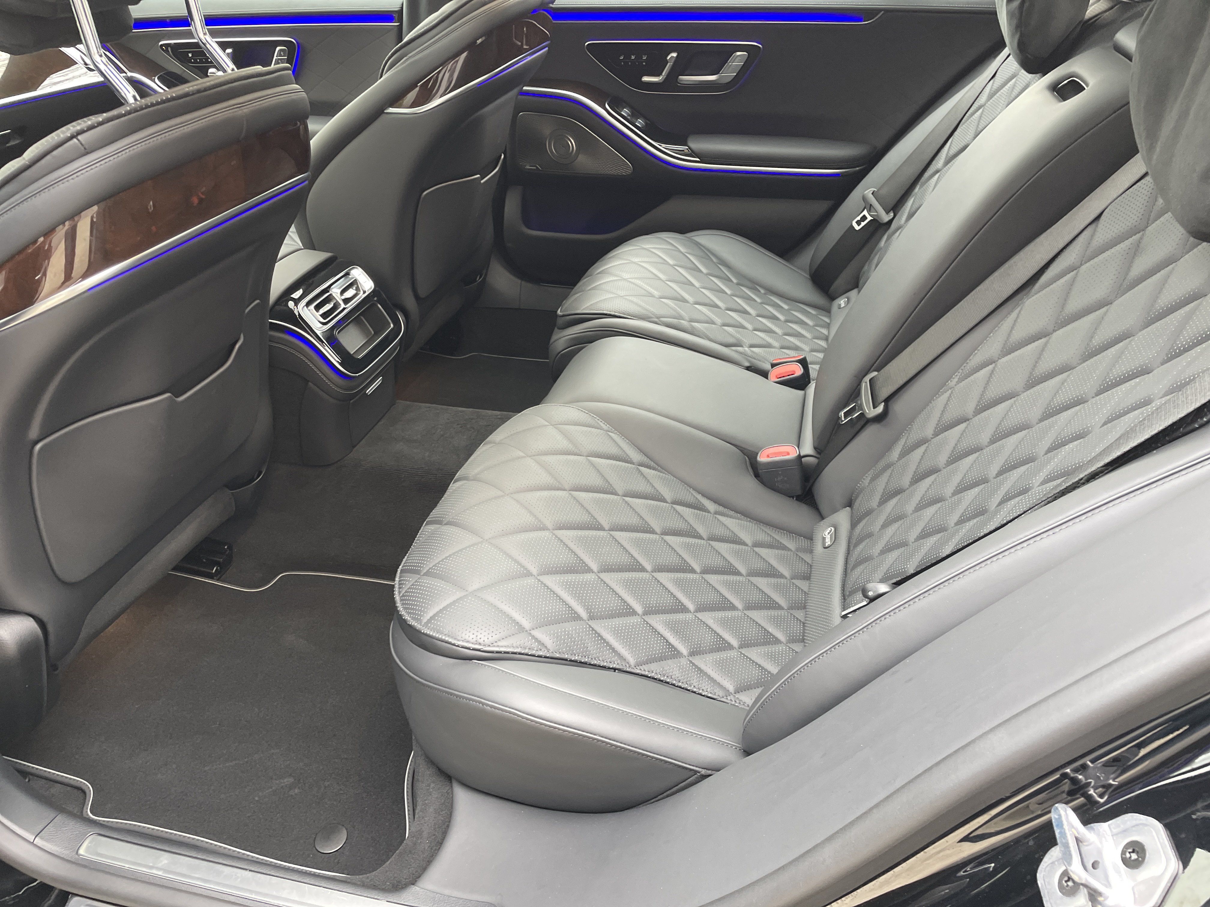 Used 2024 Mercedes-Benz S 580e 4MATIC Sedan image 37