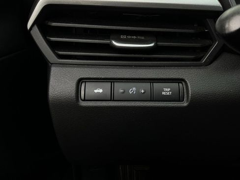 Used 2025 Nissan Altima 2.5 SV image 22