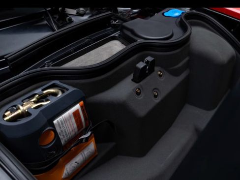 Used 2005 Ford GT RWD image 68