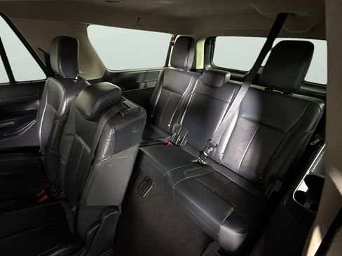 Used 2024 Ford Expedition Max XLT image 28